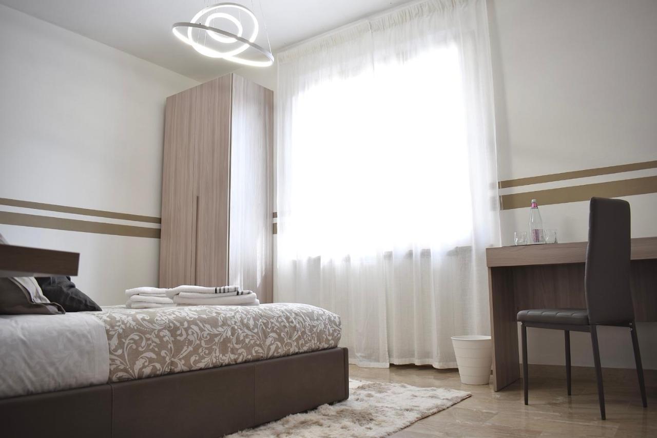 Hotel Good Vibes à Pise Extérieur photo