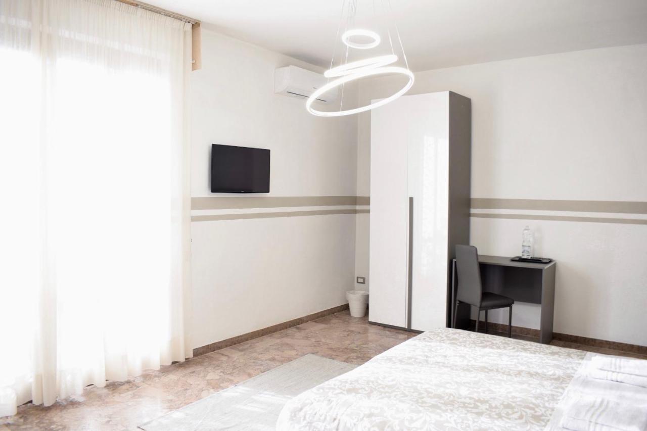 Hotel Good Vibes à Pise Extérieur photo